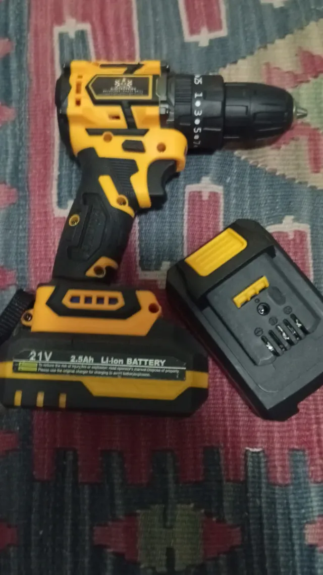 TTaladro percutor ..