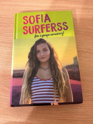 2 libros sofia surferss en perfectas condicondicio