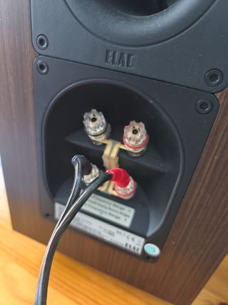 Altavoces ELAC BS 244  Marrones y Plateados