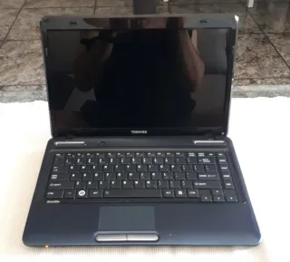 Portátil Toshiba L745-i3 6GB RAM 240GB SSD 14"