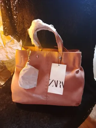 Zara Bolso bandolera y de mano