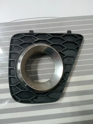 Embellecedor de antiniebla Opel Astra OPC derecho