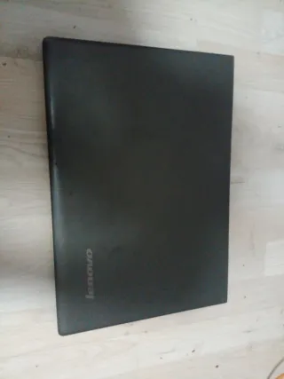 Portátil Lenovo Negro
