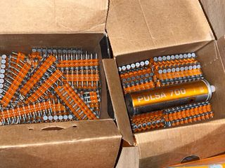 Caja Clavos Pistola SPLIT PULSA 700