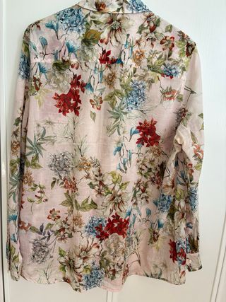 Blusa floral multicolor talla M de Woman