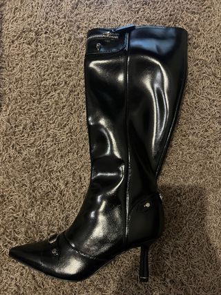 Botas altas negras. talla 38 lo