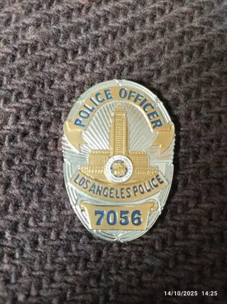 Placa Policía Los Angeles 7056