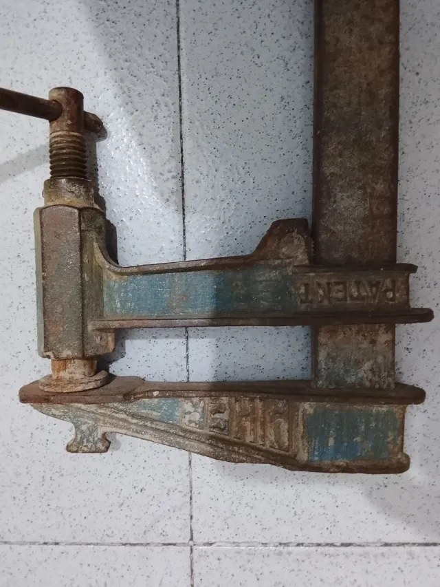 Sargento 1,11cm Piher mordaza tornillo grande