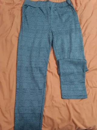 Pantalones tipo leggins grises
