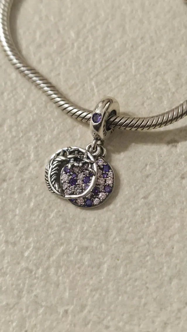 Pandora Piuma Pavè Ciondolo Viola Argento