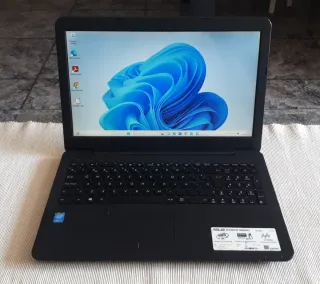 Portátil Asus i3 8GB 240GB SSD 15,6 HD