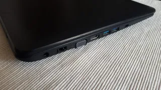 Portátil Asus i3 8GB 240GB SSD 15,6 HD