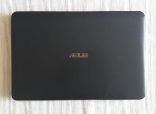 Portátil Asus i3 8GB 240GB SSD 15,6 HD