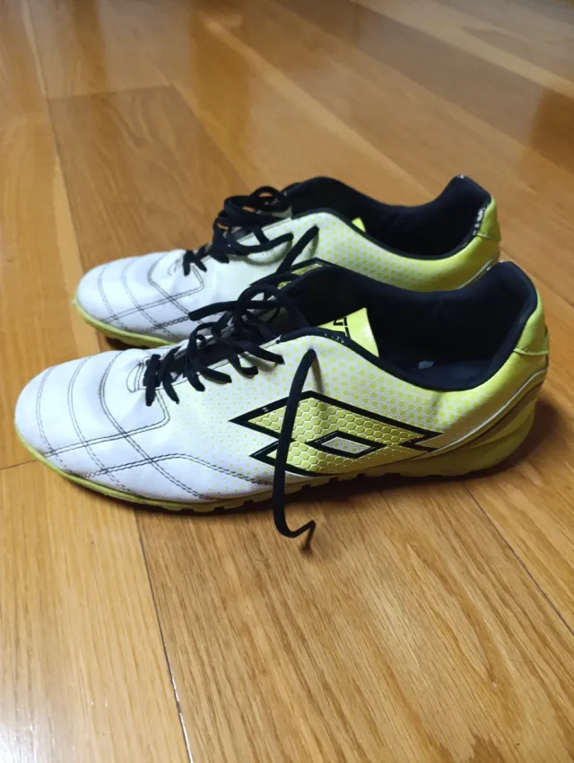 Scarpe da calcio Lotto bianche e gialle