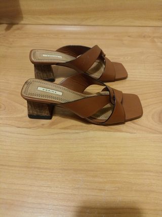 Sandalias CORINA Marrones