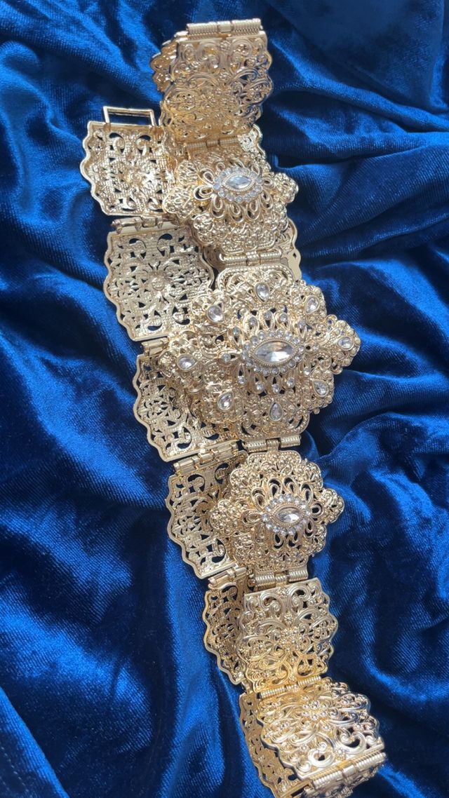 Cinturón de Acero Dorado