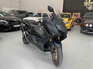 Yamaha TMAX 560 Tech Max Akrapovic. 4.500km