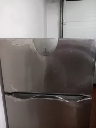 Nevera Indesit con Congelador