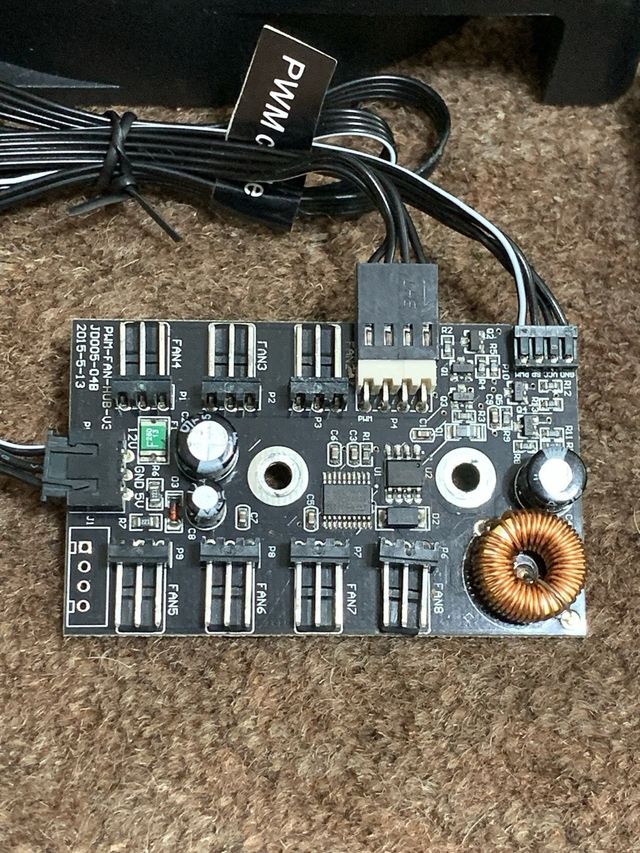 NZXT Hue+ Controler y Ventiladores