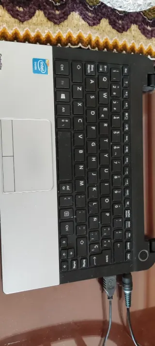 Toshiba Satellite 13 portátil