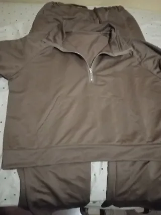 Conjunto chándal deportivo mujer.