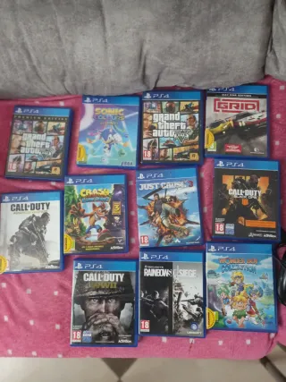 Consola PS4 + 10 Juegos