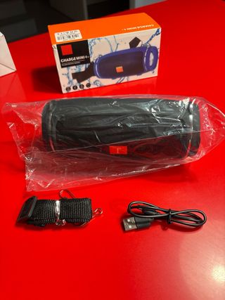 Altavoz Portátil acuático sin usar Charge Mini 4+