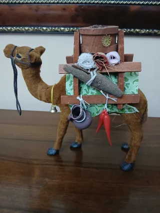 Cammello artigianale vintage decorato