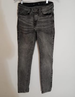 Vaquero de hombre elástico, tipo "skinny".