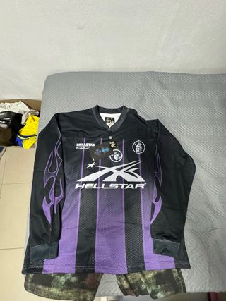 Camiseta Hellstar manga larga negra y morada