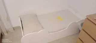 Cama infantil blanca diseño nube