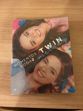 libro de las twin Melody en perfecto estado