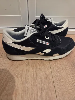 Zapatillas Reebok Negras y Blancas