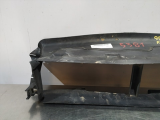 CALANDRA DELANTERA DE RADIADOR FORD FOCUS BERLINA