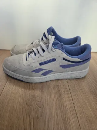 Zapatillas Reebok grises y moradas