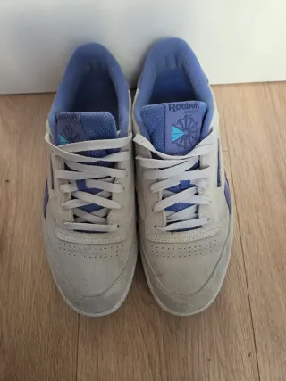 Zapatillas Reebok grises y moradas