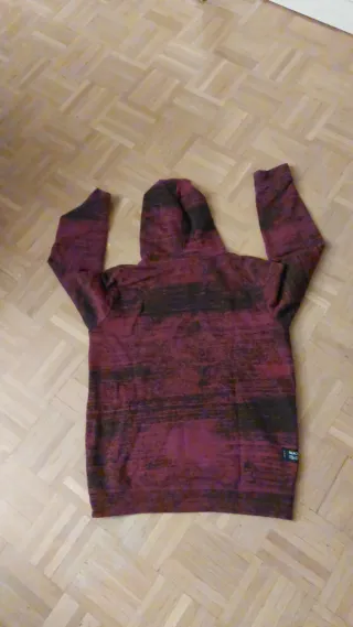 Sudadera con capucha y estampado