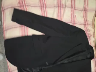 Traje negro elegante