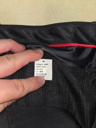 Traje negro elegante