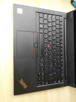 Lenovo Thinkpad E14 i5-10210u 8/256 win11