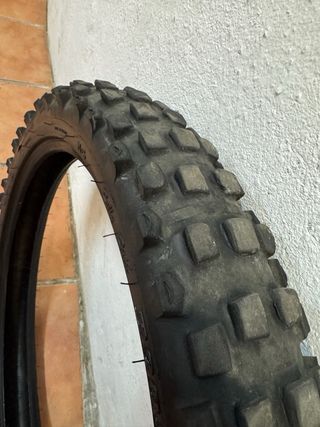 Neumático Dunlop 908
