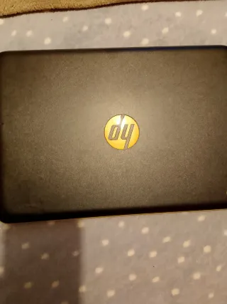 Ordenador HP Negro y Dorado