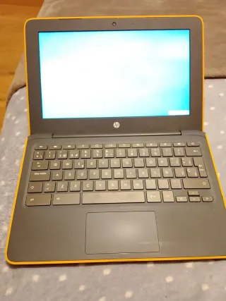 Ordenador HP Negro y Dorado