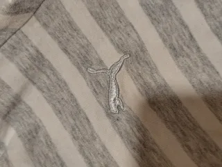 Camiseta Puma Rayas Gris y Blanca Talla L