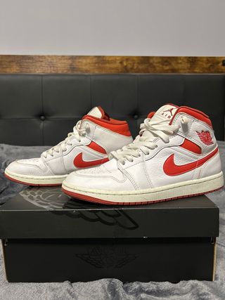 Jordan 1 Mid Bianche e Rosse