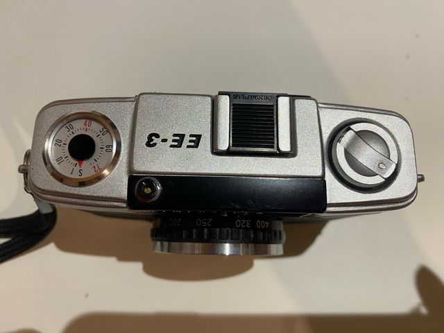 Olympus Pen EE-3 Cámara Analógica