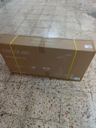 Patinete Eléctrico Gris y Turquesa