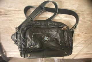 Bolso Caminatta Negro Piel