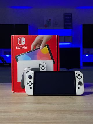 Nintendo Switch OLED bianco