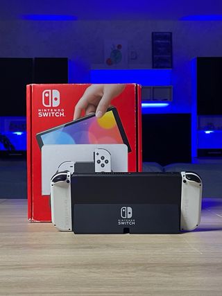 Nintendo Switch OLED bianco